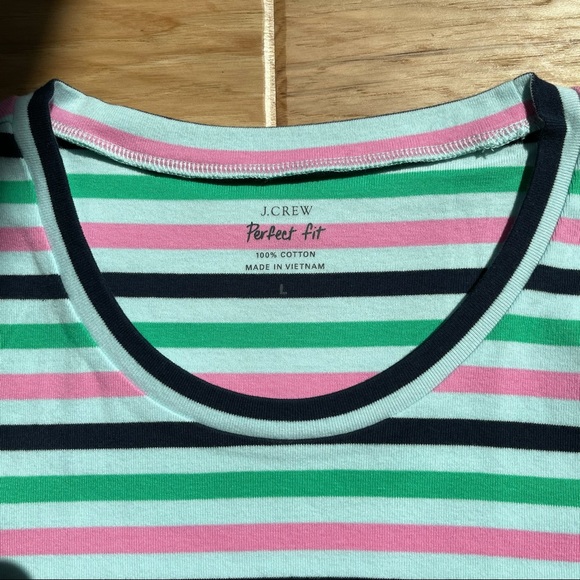 J CREW , NEW, WOMEN'S TEE-SHIRT. - Picture 2 of 3